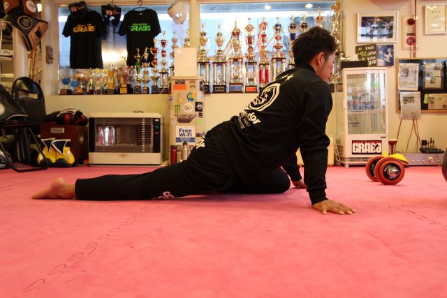 腹直筋と股関節のストレッチ