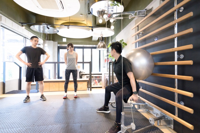 新宿でおすすめのパーソナルトレーニングジム。男性向けも厳選紹介